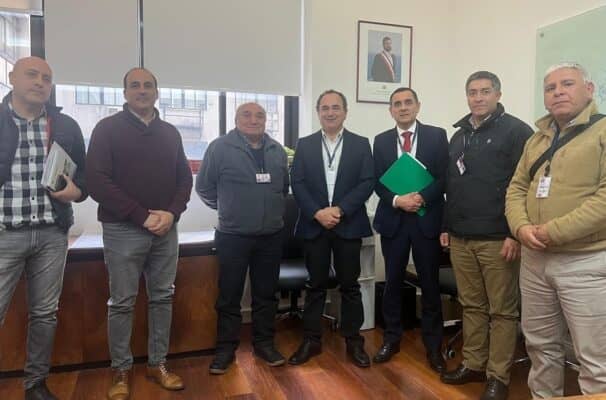 Senadora Vodanovic gestionó reuniones de vecinos de Sarmiento con MOP y EFE para exponer problemáticas