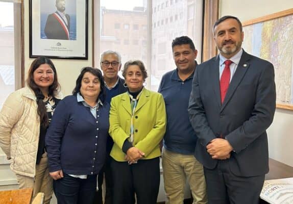 Diputado Pulgar gestiona visita de autoridades del MOP y la DGA a zonas inundadas en Curicó