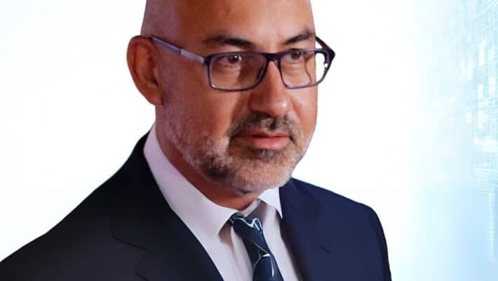 Eduardo Cabezas ficha por Chilevisión para reforzar el área de programación