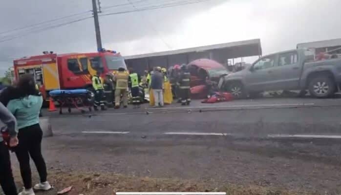 Colisión frontal de alta energía en ruta a Sarmiento deja dos heridos graves