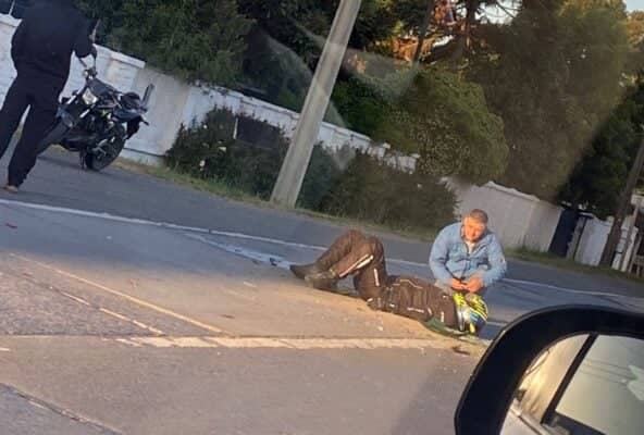 Grave siniestro vial en Romeral: Carabinero resulta lesionado tras colisión de motocicleta