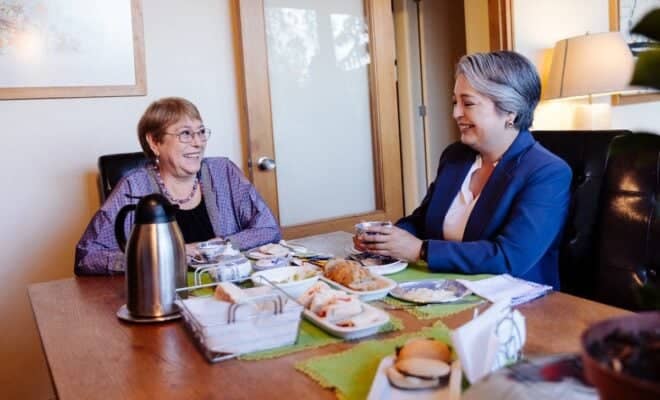 Jara se reúne con Bachelet: recibió apoyo Para presidenciales 2025