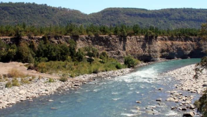 Peligro invisible en los ríos: Servicio de Salud Maule advierte sobre riesgos críticos de inmersión este verano