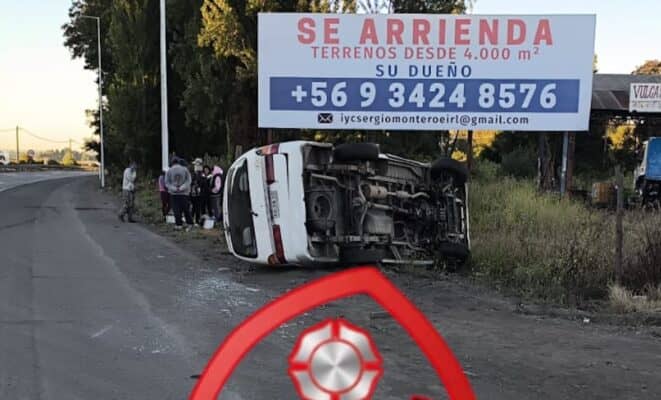 Ruta 5 Sur: Furgón con 15 trabajadores agrícolas vuelca y deja seis bolivianos heridos