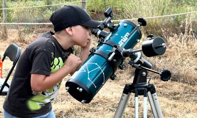 Radal Siete Tazas: Más de mil familias disfrutaron de la observación astronómica en la “Fiesta de las Estrellas”