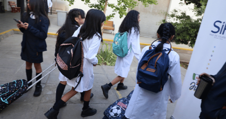 Regreso a clases y salud mental: Especialista advierte sobre el estrés escolar y la importancia de no centrarse solo en las notas