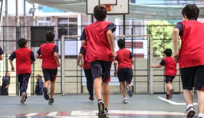 Nueva ley chilena exige 60 minutos diarios de actividad física en colegios desde 2027