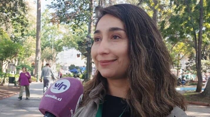 Psicóloga curicana advierte impacto del uso de pantallas en aumento de violencia y acoso escolar en estudiantes
