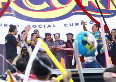 Niños y adultos disfrutaron con "Circuri" y "Cantando Aprendo a Hablar" en la tarde familiar de la Vendimia 2023