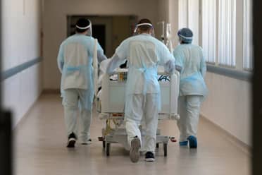 Más de 10 mil personas murieron en listas de espera entre enero y abril de 2023