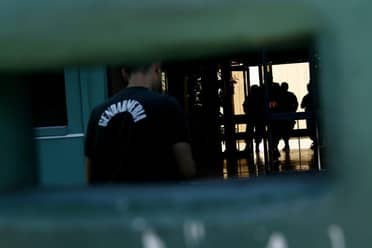 Detenido hombre que intentó ingresar un celular a la cárcel de Curicó