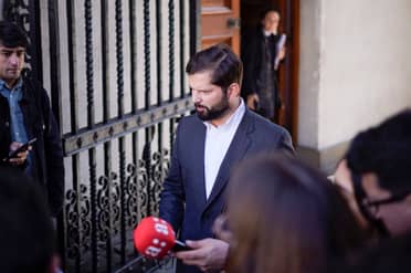 "Pareciera que vivimos en un país infernal": Presidente Boric criticó línea editorial de medios de comunicación