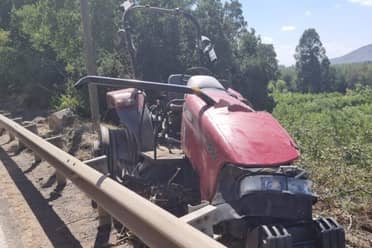 Carabineros busca a sujetos que robaron tractor en sector Remolino de Hualañé