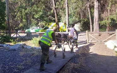 Hombre fue rescatado tras sufrir problema de salud en río del sector El Radal de Molina