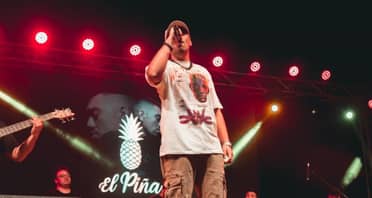 El Piña presenta su nuevo single llamado "Buscándola”