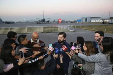 "No le voy a pedir la renuncia a nadie porque me lo pide la UDI": Presidente Boric respalda a Tohá tras ola de homicidios en RM