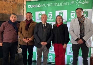 Alcaldes de la provincia de Curicó y Río Claro sellan convenio de ayuda mutua