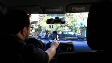 Conductores de aplicaciones denuncian "hostigamiento" de fiscalizadores y exigen "marcha blanca" para evitar multas