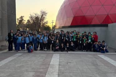 Estudiantes de Hualañé visitan Santiago en enriquecedora salida pedagógica