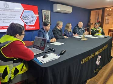 Volcán Planchón-Peteroa en Alerta Amarilla: Sernageomin y Senapred refuerzan vigilancia en el Maule
