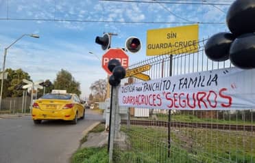 Sarmiento despidió masivamente a dirigente vecinal y su madre, víctimas de accidente ferroviario