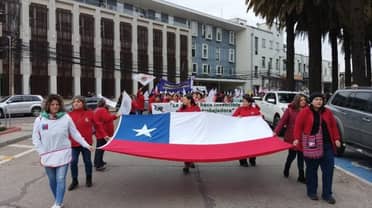 Junaeb activa plan de contingencia con raciones frías ante paro nacional de manipuladoras de alimentos