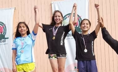 Deportistas maulinos recibieron varias medallas en Torneo Formativo de Natación