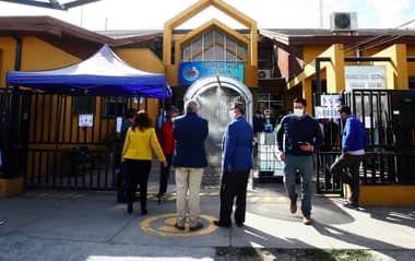 Cesfam Curicó Centro ya cuenta con túnel sanitizador para prevención del Covid-19