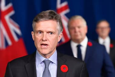 Renunció ministro de Canadá tras irse de paseo al Caribe