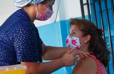 Durante febrero se vacunaron más de 29 mil personas contra el coronavirus en Curicó