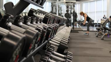 Gimnasios podrán funcionar en fase 2 del plan Paso a Paso