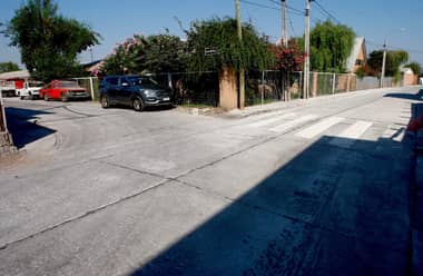 Municipio de Curicó entregó pavimentación de calle Apolonia en Población José Olano Arismendi