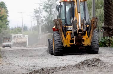 Municipio de Curicó inició reparación de camino Las Palmeras en sector La Obra de Los Niches