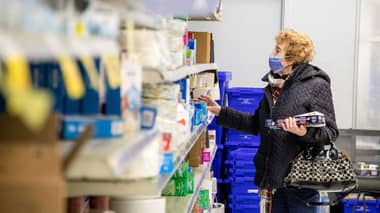 Mayores de 80 años podrán salir a comprar bienes esenciales sin permiso de desplazamiento