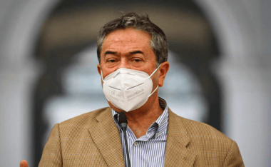 Senador Juan Antonio Coloma solicitó "Carnet verde" para vacunados de la región del Maule