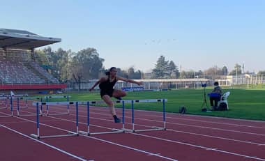 Atletas Promesas Chile se sometieron a control selectivo de atletismo en el Estadio La Granja