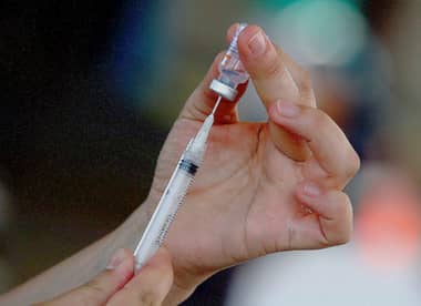 ISP aprobó vacunación con Sinovac a niños desde los tres años de edad