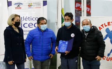Inauguran vitrina de triunfos del Club Atlético Liceo de Curicó en La Granja