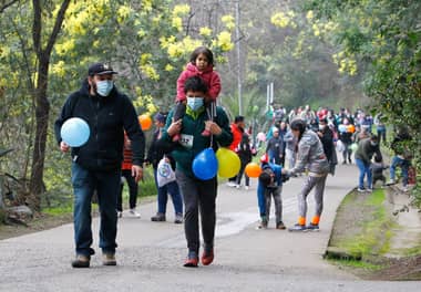 Niños realizaron actividades deportivas por sus derechos en Curicó