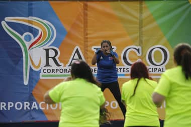 Rauquinos disfrutaron de entretenida jornada deportiva en el Estadio Municipal