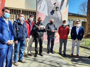Agricultores de Sagrada Familia recibieron recursos para mejorar riego de sus cultivos