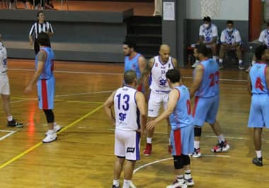 Liceo cae en el primero de los dos partidos como local
