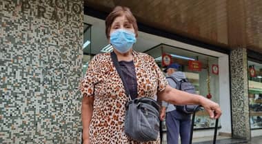 Abuelita ambulante por más de 50 años busca ser reconocida por los curicanos