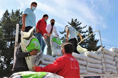 Ministerio de Agricultura entregó apoyos a pequeños productores de Romeral y Sagrada Familia