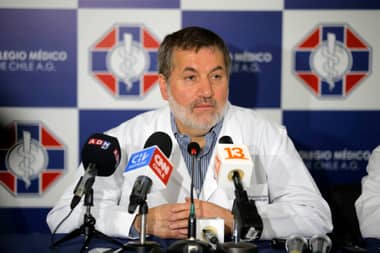 Colmed afirmó que "es gravísimo" que Minsal no consultara a clínica privada por camas pediátricas disponibles