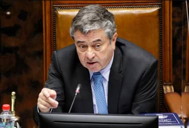 Senador Coloma criticó a parlamentarios oficialistas que recurrieron al TC para impugnar Ley de Permisología
