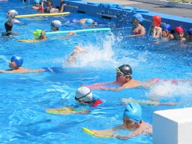 Este sábado se abren las inscripciones para los cursos de natación de la Corporación de Deportes de Curicó