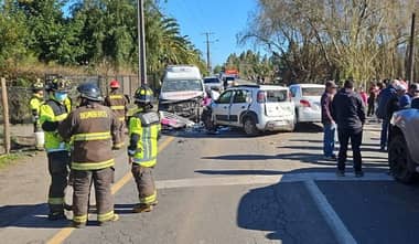 Colisión frontal entre automóvil y ambulancia deja tres heridos en camino a Sagrada Familia