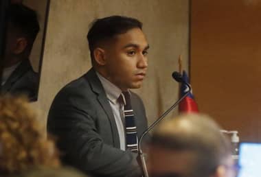Tribunal de Santiago absolvió a excarabinero acusado por empujar a manifestante desde el Puente Pío Nono