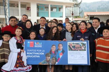 Municipio de Licantén firmó convenio para Conservación de Emergencia del Liceo Bicentenario Augusto Santelices Valenzuela
